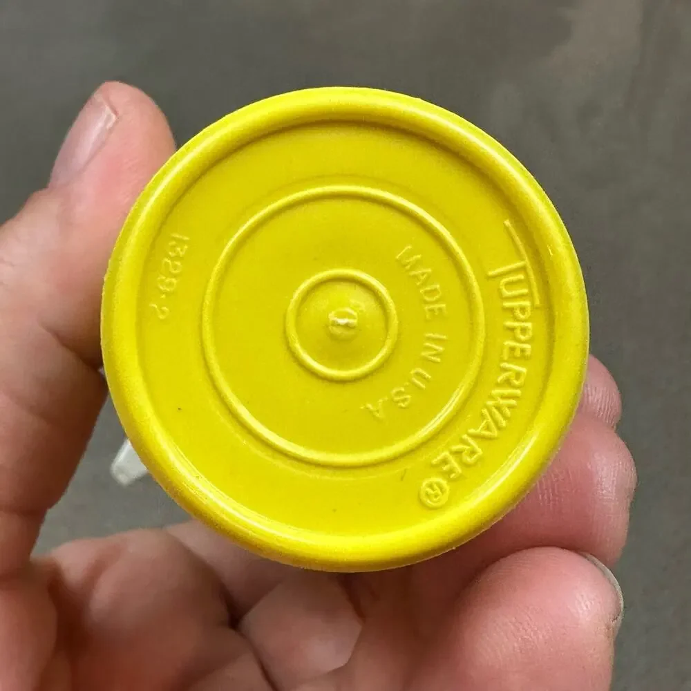 Tupperware Mustard Pump Dispenser Vintage 870-16